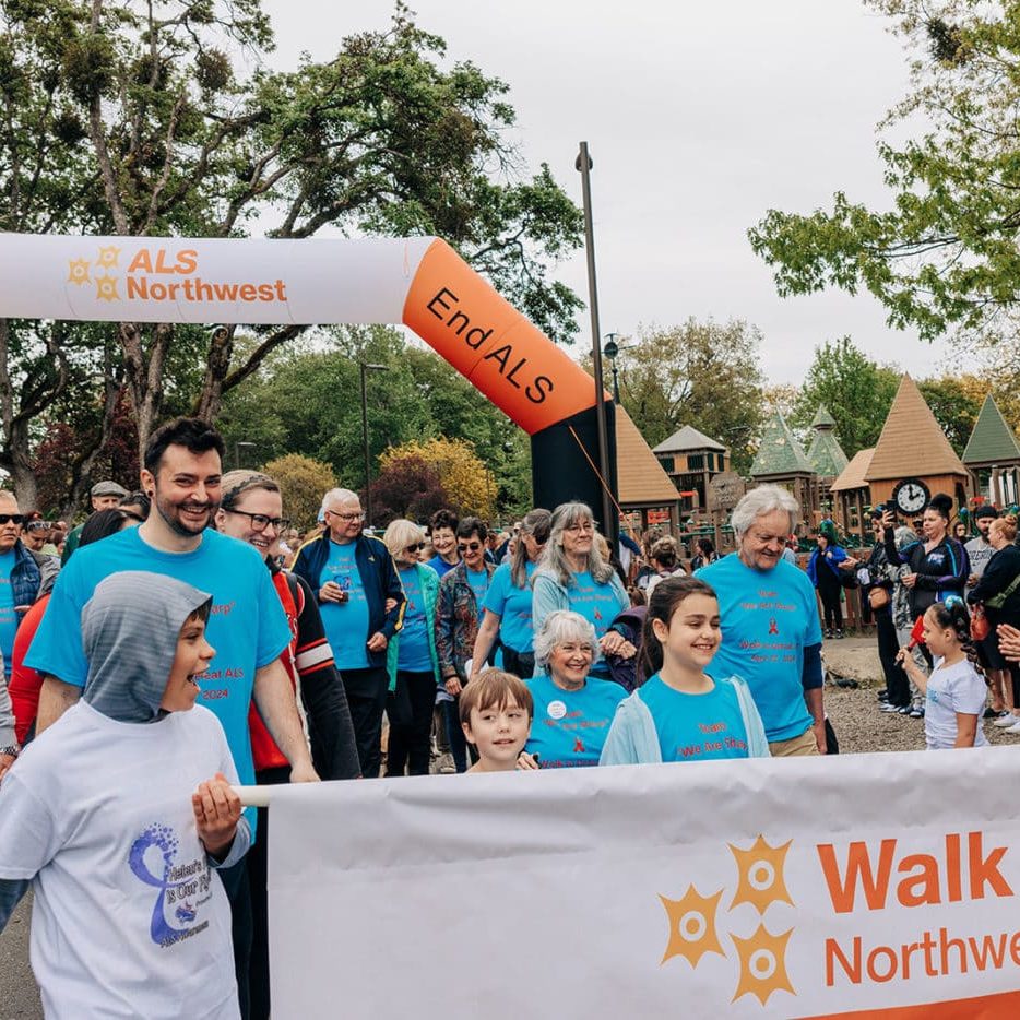 A crowd walking at Walk ALS